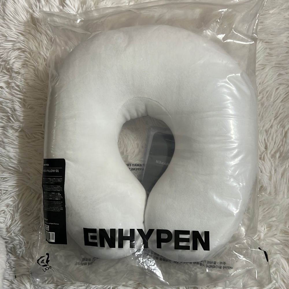 Enhypen white neck pillow with photocard